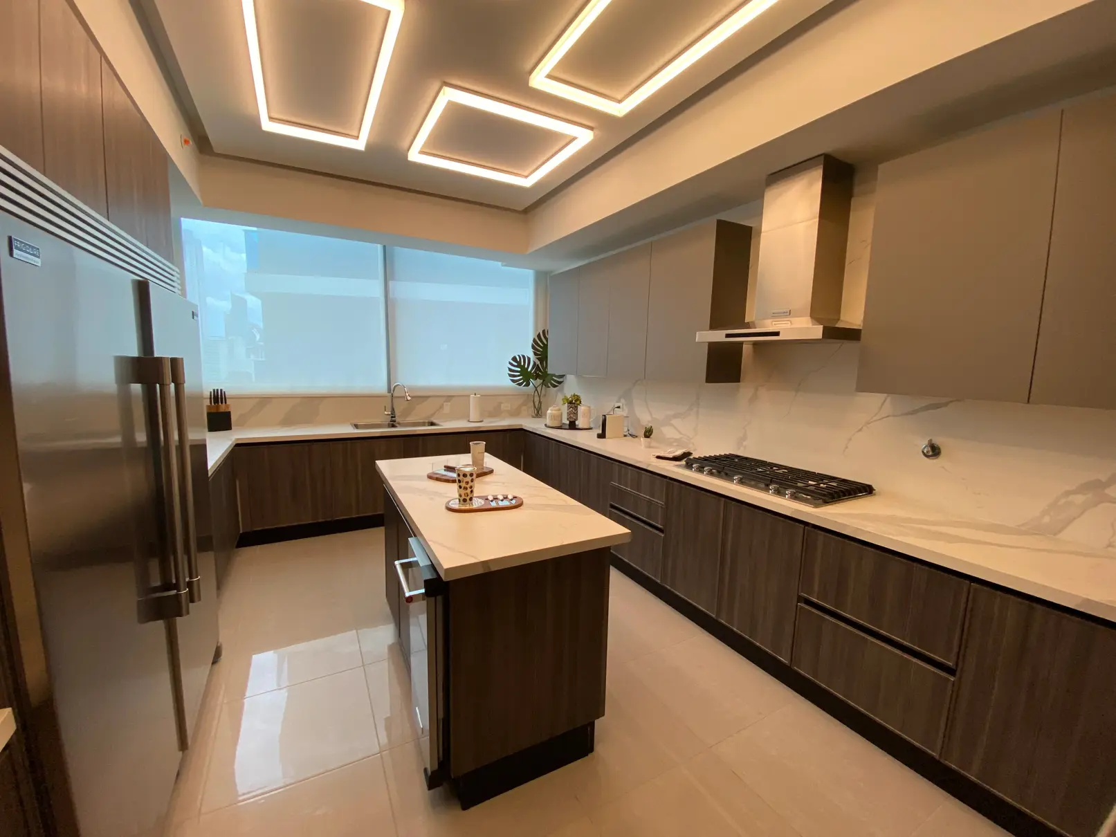 Chef's Kitchen & Table